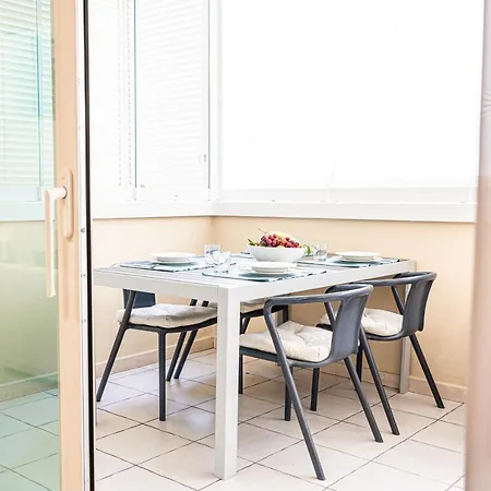 Apulialux - Elegant Apartment Con Netflix Bari Exterior photo