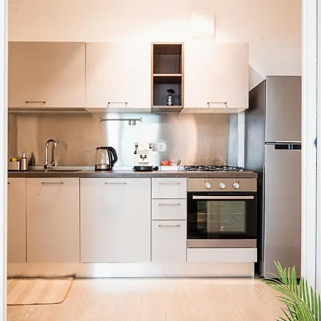 Apulialux - Elegant Apartment Con Netflix Bari Exterior photo